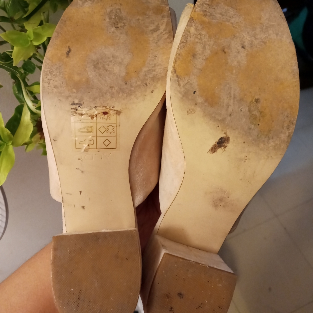 Small Block Heels - Picture 6 of 13